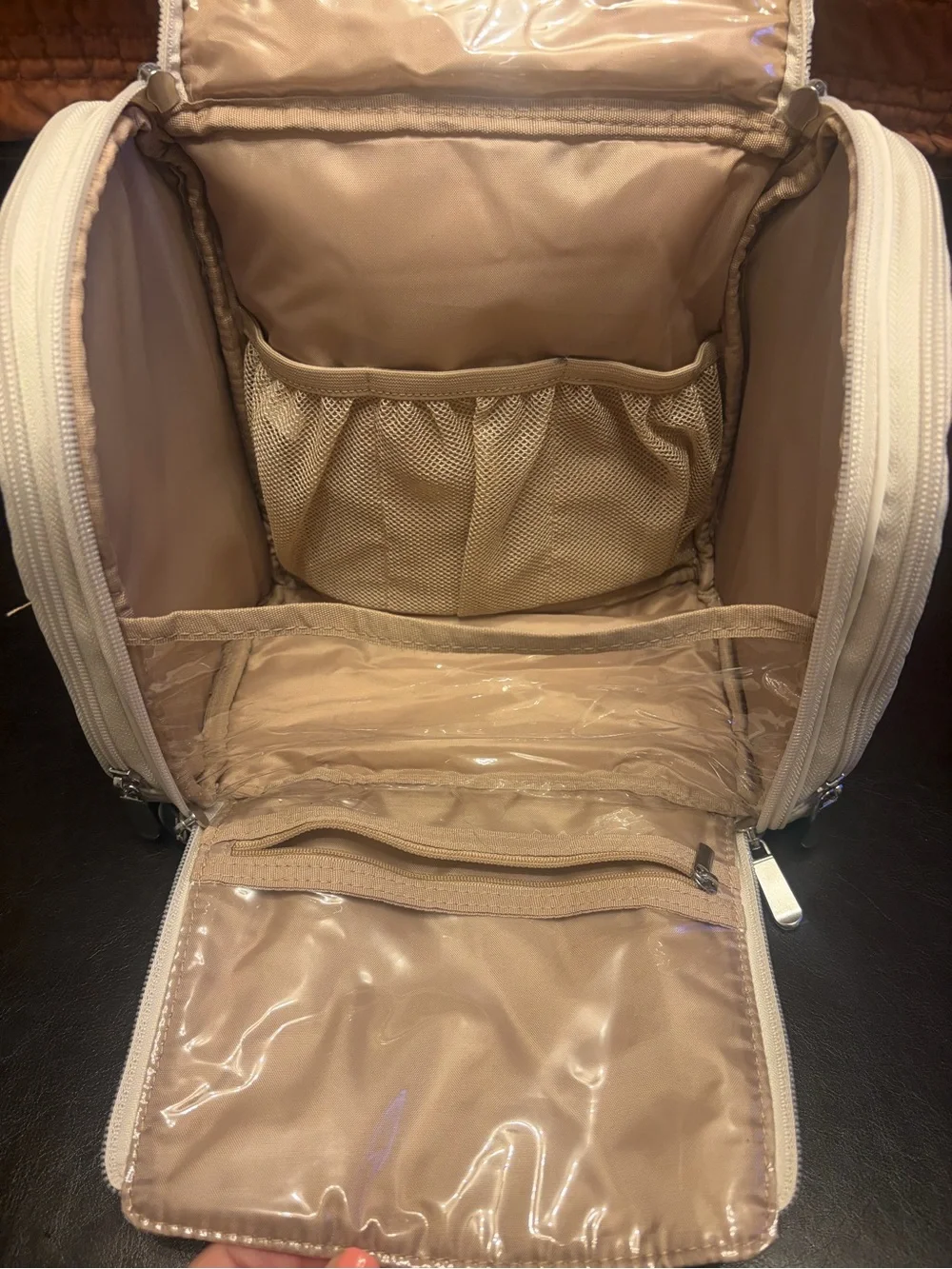 BAGSMART Quilted Cream Travel Cosmetic Bag NWOT
